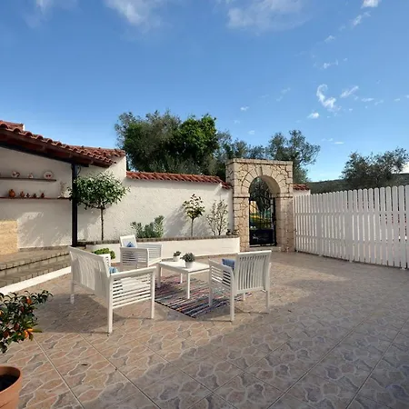 Liapades House * Gardelades