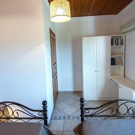 Liapades House Gardelades
